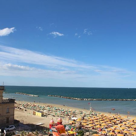 Hotel Brenta Viserbella di Rimini Buitenkant foto