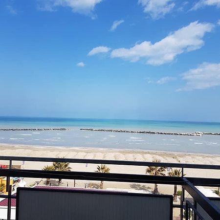 Hotel Brenta Viserbella di Rimini Buitenkant foto