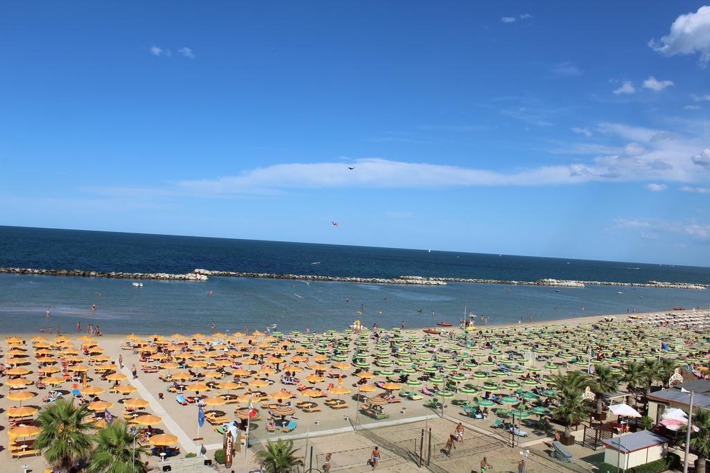 Hotel Brenta Viserbella di Rimini Buitenkant foto