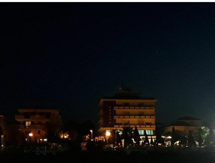 Hotel Brenta Viserbella di Rimini Buitenkant foto