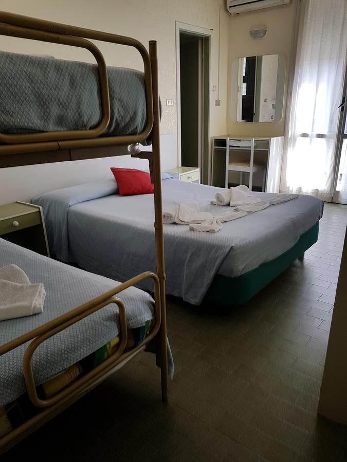 Hotel Brenta Viserbella di Rimini Buitenkant foto