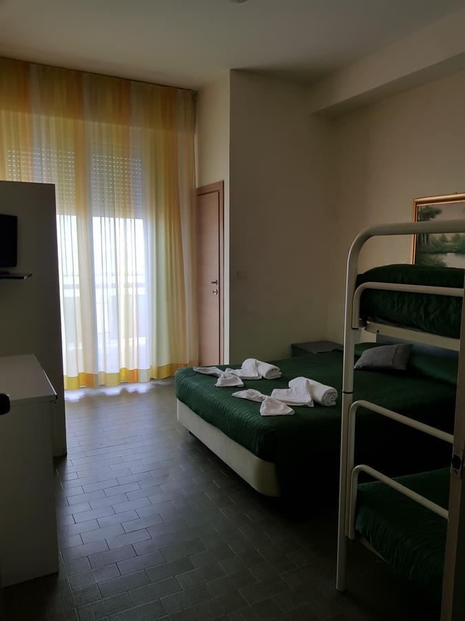 Hotel Brenta Viserbella di Rimini Buitenkant foto