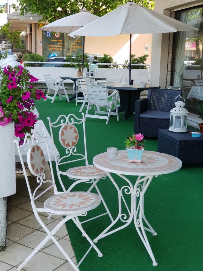 Hotel Brenta Viserbella di Rimini Buitenkant foto