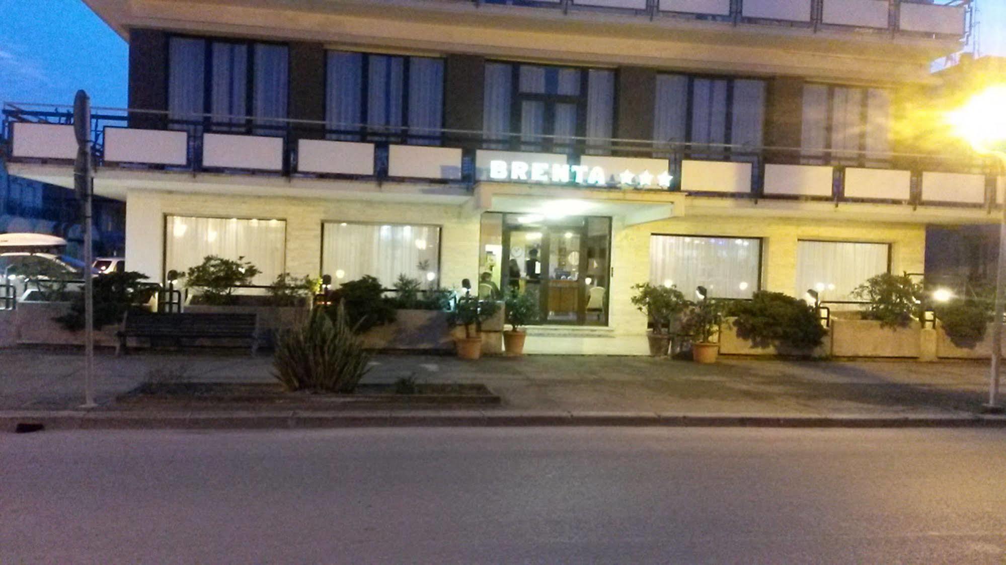 Hotel Brenta Viserbella di Rimini Buitenkant foto