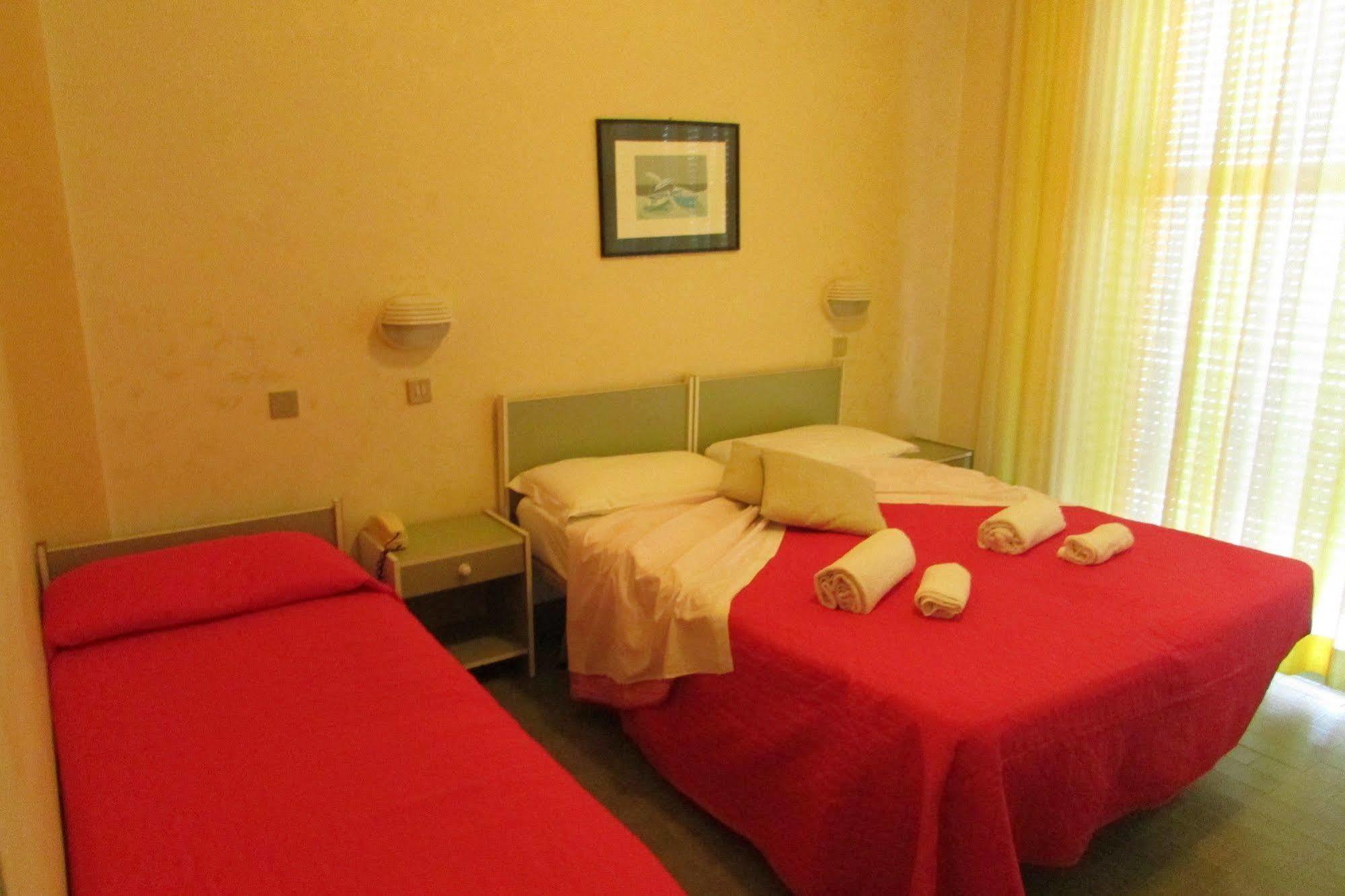 Hotel Brenta Viserbella di Rimini Buitenkant foto