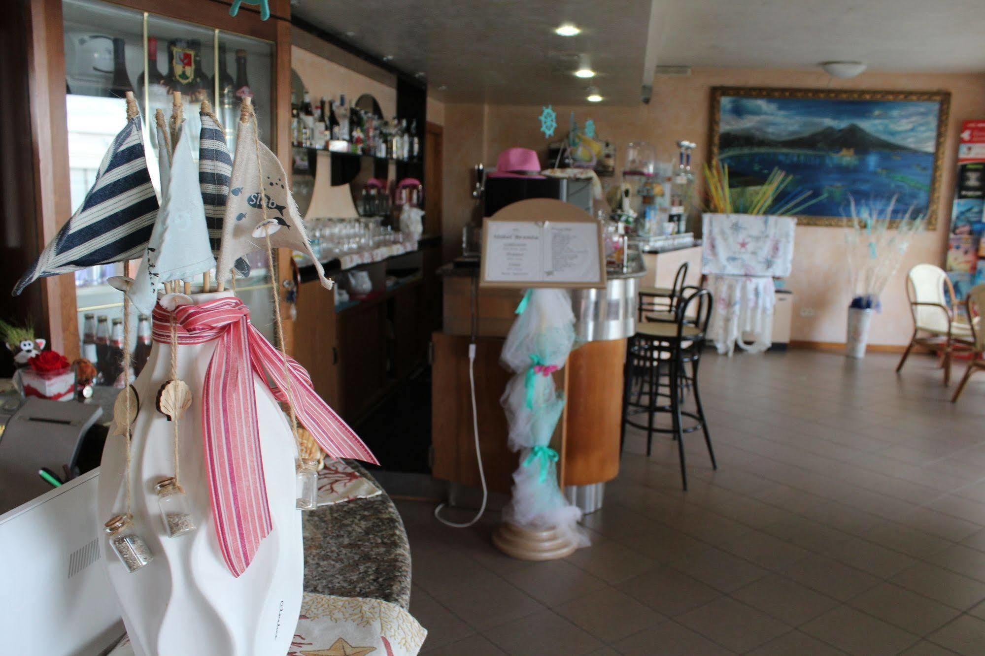 Hotel Brenta Viserbella di Rimini Buitenkant foto